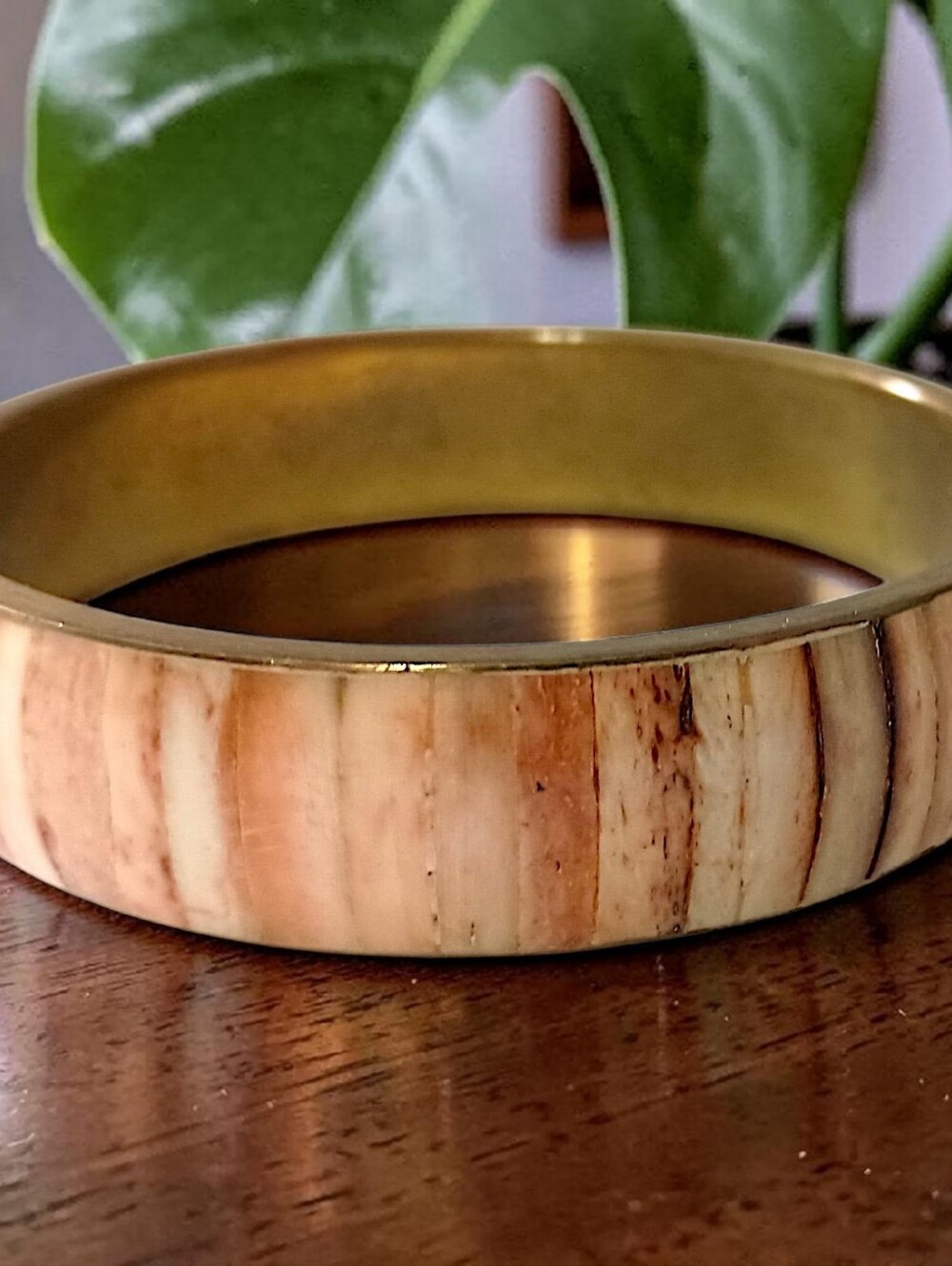 Vintage Tiger Shell Cowrie Bangle Bracelet Brass Shades Of Peach Patina Beachy